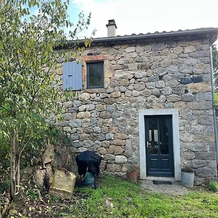 Feriehus Petite Maison Ardechoise Saint-Michel-de-Chabrillanoux